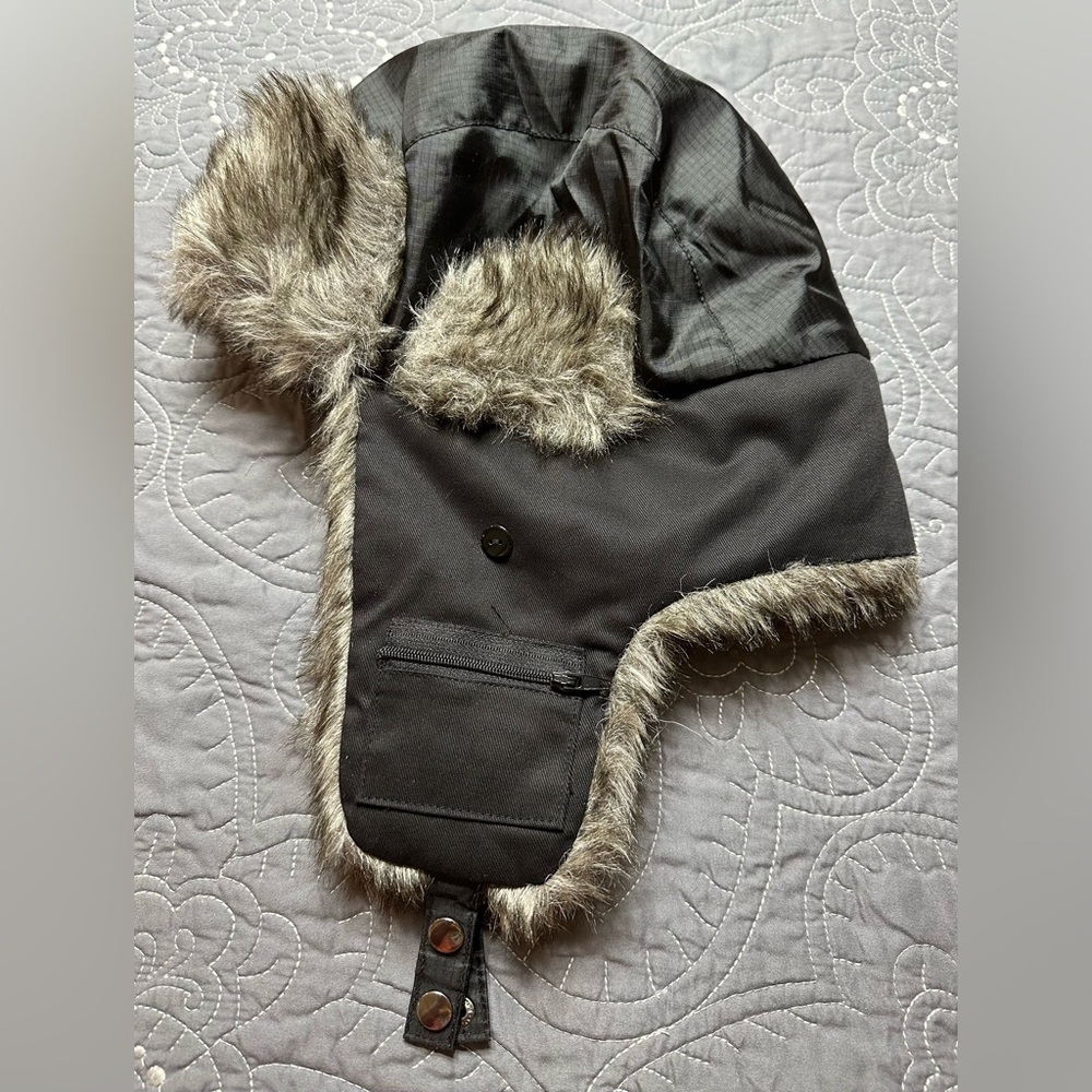 Adult Black/Gray/Teal Faux Fur Bomber Hat One Size NWOT